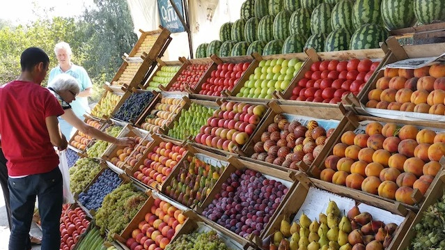 Markt met groente en fruit